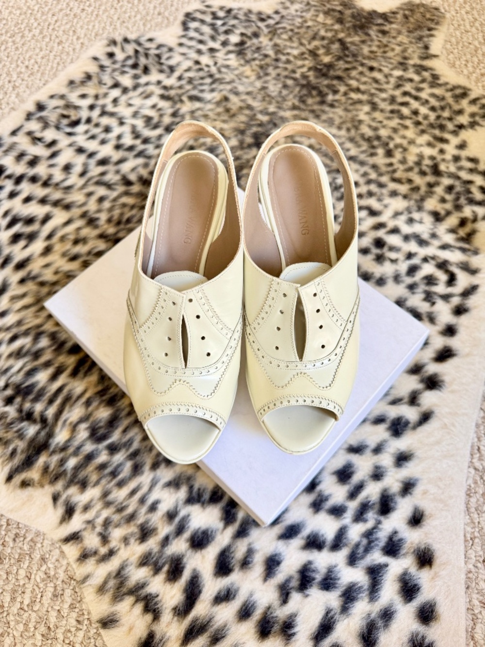 VERA WANG wedges oxfords slingbacks shoes heels white ivory, near mint, 2010s 40